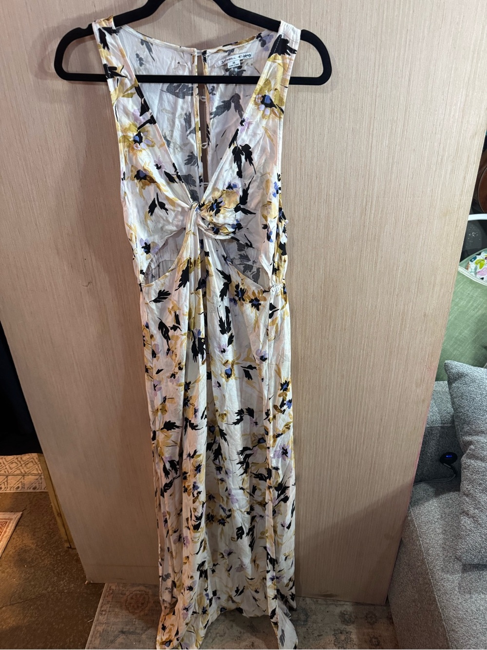 O'Neill Floral V-Neck Maxi Dress in White, Yellow and Black Size Medium